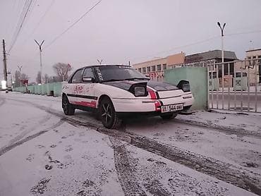 Mazda 323: 1990 г., 1.6 л, Механика, Бензин, Хэтчбэк