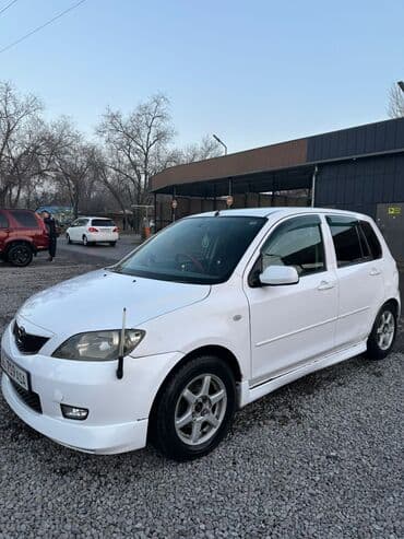 срочно продаю в связи с переездом: Mazda Demio: 2004 г., 1.5 л, Автомат, Бензин — 2