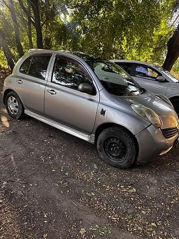 camry 36: Nissan March: 2003 г., Автомат, Бензин, Хэтчбэк — 3