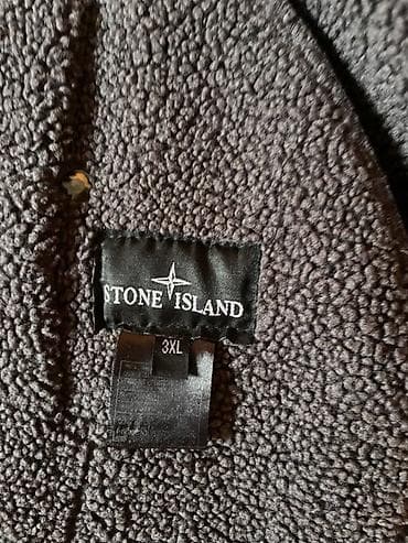 спортивный пуховик: Зимние верхние вещи (2 позиции) 1) Толстая парка/куртка с меховым — 2