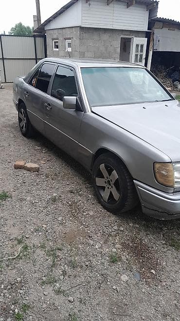 Унаа сатуу: Mercedes-Benz W124: 1992 г., 2 л, Кол менен иштөөчү, Бензин, Седан — 6