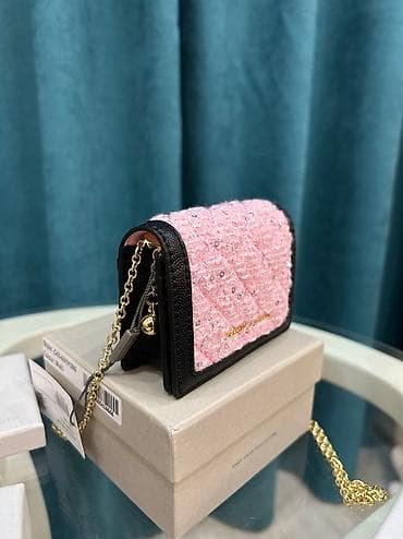 Личные вещи: Мини-сумочка Charles&Keith
Оригинал 🇺🇸 — 3