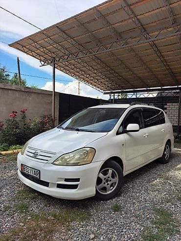 Toyota Avensis Verso: 2004 г., 2 л, Кол менен иштөөчү, Дизель, Вэн/Минивэн