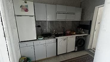 сдаю место ош базар: 🏠 Сдаётся двухэтажный дом 🏤 📍 Адрес: г. Бишкек, Маевка 🚫 Без — 5