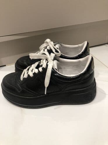 Ботинки и ботильоны: Кроссовки Gucci, модель на массивной подошве Носила мало - Цвет — 2