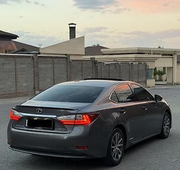 подставки под авто: Lexus ES: 2017 г., 2.5 л, Автомат, Гибрид, Седан — 4