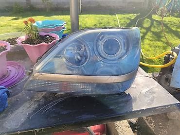 Передняя левая фара Lexus