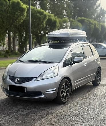 Honda Jazz: 2009 г., 1.3 л, Автомат, Бензин, Хэтчбэк