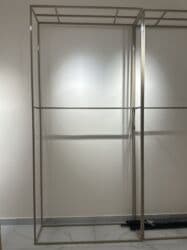 на железных номерах: Продаю кранштейны Два короткие Два высокие Одна изогнутая Вообщем — 4