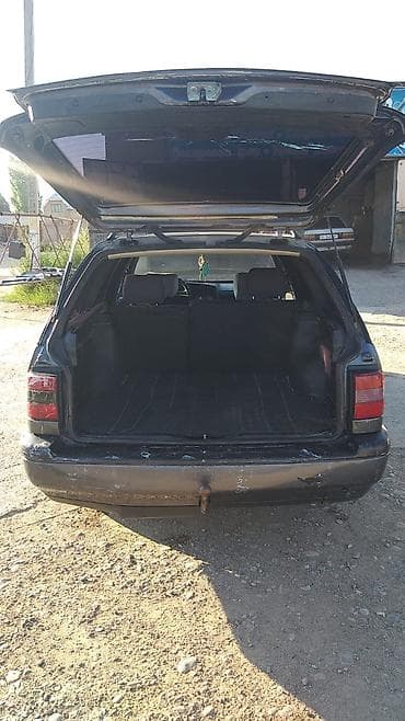 211 mers: Volkswagen Passat Variant: 1995 г., 1.8 л, Механика, Бензин, Универсал — 9
