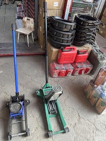Низкопрофильный подкатной домкрат Leeder Tools, грузоподъёмность 3 — 4