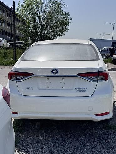 toyota corolla s: Toyota Corolla: 2021 г., 1.8 л, Вариатор, Гибрид, Седан — 4