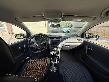 transporter multivan: Volkswagen Polo: 2017 г., 1.6 л, Автомат, Бензин, Седан — 5