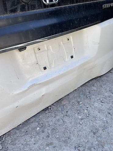 панель спада: Крышка багажника (задняя дверь) Honda Stepwgn Spada - Оригинальная — 2