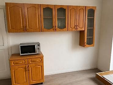 стол с тумбочкой: Кухонный гарнитур, Б/у, цвет - Коричневый, ДСП — 1