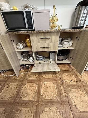 бу мебель кухонная: Кухонный гарнитур, цвет - Бежевый, ДСП — 4