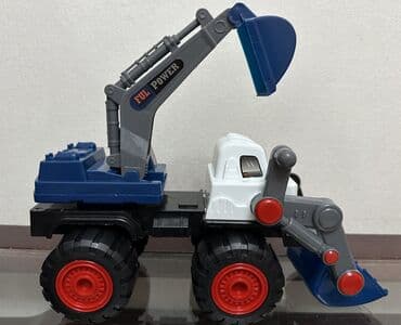 Игрушки: Машинки 300
Тракторы 400 — 3