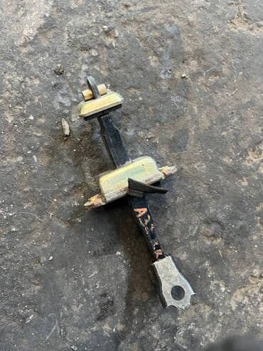 ниссан цефиро а32: Nissan Cefiro A32 ограничитель двери, Ниссан цефиро А32 дверной — 5