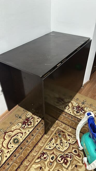 продаю стол для зала: Стол для зала б/у коричнывый состояние хорошие ватсап Цена 2/шт — 4