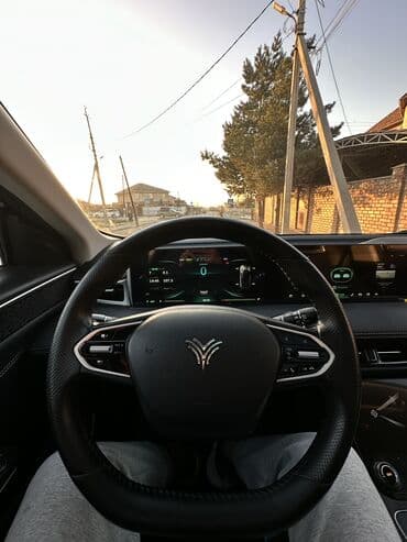 электронные мопеды: Электромобиль Основные особенности: - Полностью электрический привод — 9