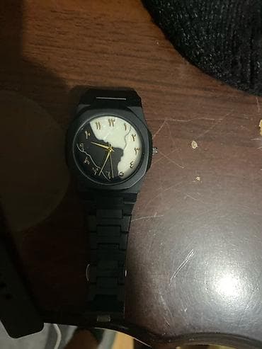 Набор из 3 наручных часов. 1) Часы с черным корпусом и браслетом -