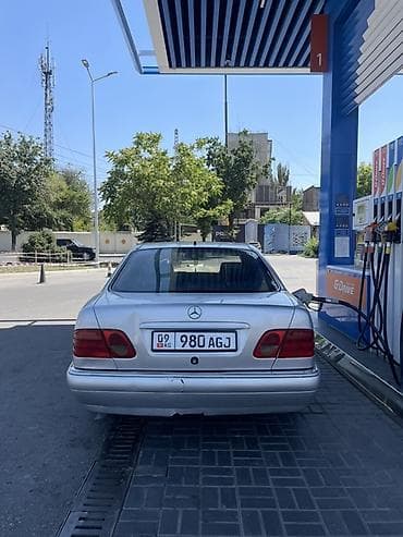 радиатр: Mercedes-Benz E-Class: 1996 г., 2.2 л, Автомат, Дизель, Седан — 2