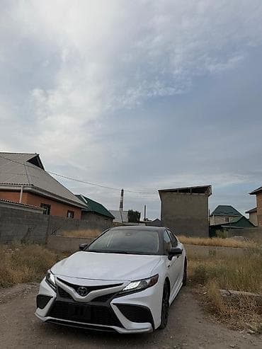 продажы авто: Toyota Camry: 2021 г., Седан — 1