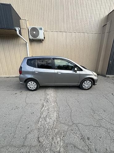 Honda Fit: 2004 г., 1.5 л, Вариатор, Бензин, Хэтчбэк — 4