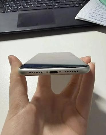 ipad 9th: IPhone 11, Б/у, 128 ГБ, Белый, Зарядное устройство, Защитное стекло, Чехол, 78 % — 4