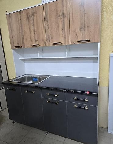 Полки, стеллажи: Кухонный гарнитур с мойкой 

Кухонный гарнитур б/у 
размер 1.5x2м — 1