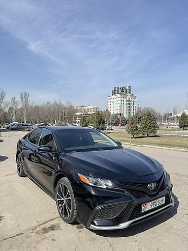 Транспорт: Toyota Camry: 2017 г., 2.5 л, Автомат, Бензин, Седан — 1