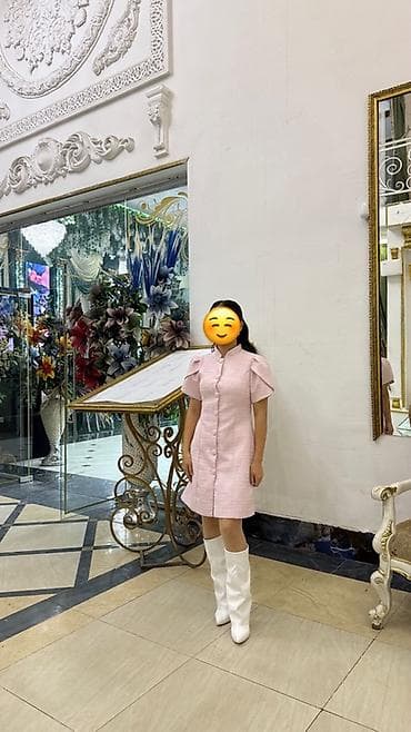 Платье-костюм в стиле мини - Цвет: нежно-розовый (твидовый эффект) at lalafo.kg Платье-костюм в стиле мини - Цвет: нежно-розовый (твидовый эффект)