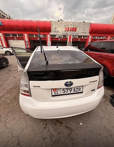 Toyota Prius: 2010 г., Гибрид, Хэтчбэк — 2