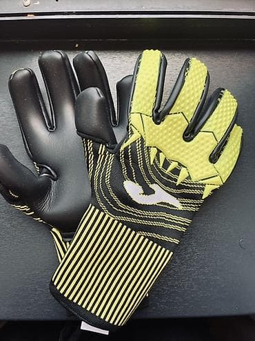 футбола: Вратарские перчатки Joma Area 360 Goalkeeper Gloves (Black/Fluo — 1