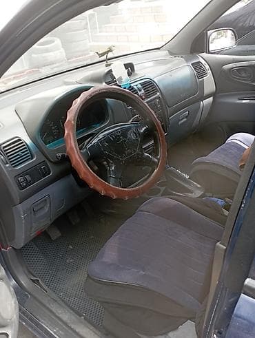 Унаа сатуу: Mitsubishi Space Star: 2000 г., 1.3 л, Кол менен иштөөчү, Бензин, Хетчбек — 2