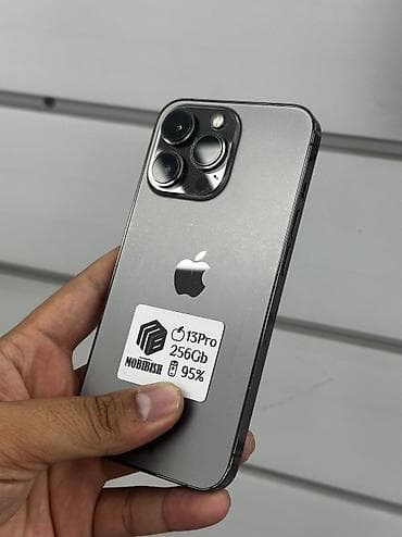 IPhone 13 Pro, Б/у, 256 ГБ, Графит, Защитное стекло, Чехол, В рассрочку, 95 %