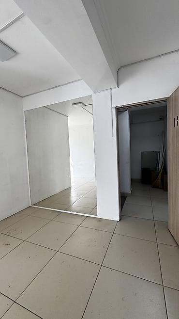 гараж ахунбаева: Сдаётся помещение : 1 кабинет+1 холл по расположению: Улица абая 18/1 — 6