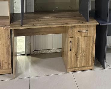 Компьютерный стол, Новый, С полками