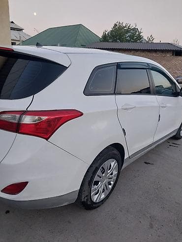 sprinter 4 4: Hyundai i30: 2016 г., 1.6 л, Механика, Бензин, Универсал — 2