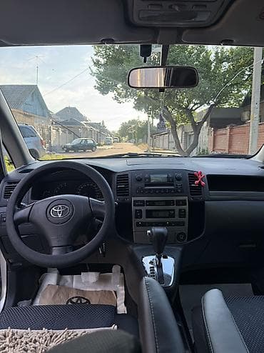 Транспорт: Toyota Corolla Verso: 2002 г., 1.8 л, Автомат, Газ, Универсал — 8