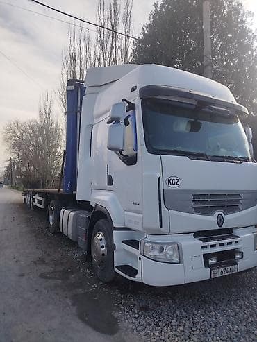 bmw e 28: Тягач, Renault, 2013 г., Бортовой — 2