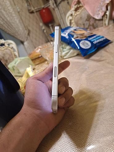 ryzen 7 5700: IPhone 17, Б/у, 256 ГБ, Белый, Чехол, 100 % — 4