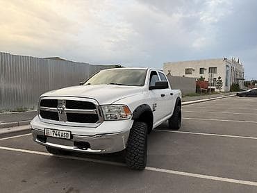 додж рем: RAM 1500 4x4, белый пикап Crew Cab Ключевые особенности: - Полный — 2