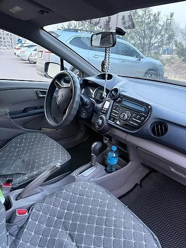 green line: Honda Insight: 2010 г., Вариатор, Гибрид, Хэтчбэк — 4