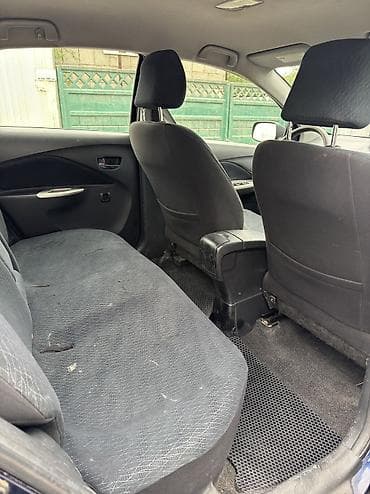 byd e7: Toyota Yaris: 2007 г., 1.5 л, Автомат, Бензин, Седан — 6