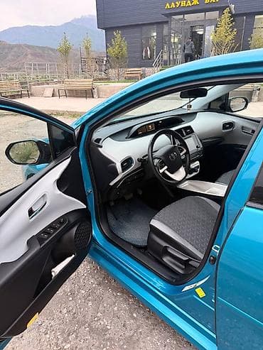 5: Toyota Prius: 2017 г., 1.8 л, Вариатор, Гибрид, Хэтчбэк — 7