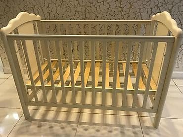 small table: Детская кроватка без матраса в новом состоянии — 2