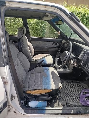renault 480: Mazda 626: 1984 г., 1.6 л, Механика, Бензин, Седан — 3