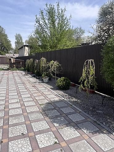 кыймылсыз мүлк: Дом с благоустроенным двором и современным интерьером. - Просторный — 1