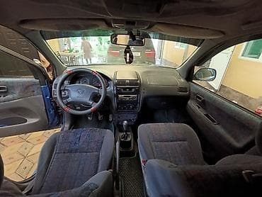 бир: Toyota Picnic: 1997 г., 2 л, Кол менен иштөөчү, Бензин, Вэн/Минивэн — 5
